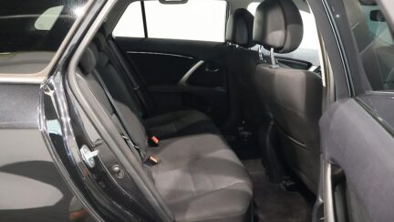 2014 Toyota Avensis Wagon image 325197