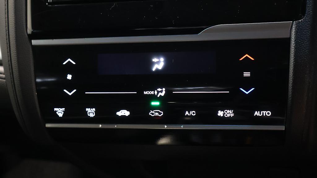 2015 Honda Fit Hybrid L Package image 324192