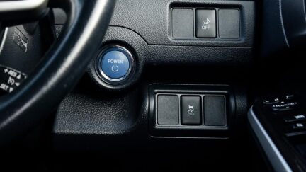 2012 Toyota Camry F hybrid , E seats, Push start image 323715