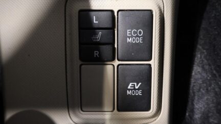 2012 Toyota Aqua Push Button Start – Hybrid image 327011