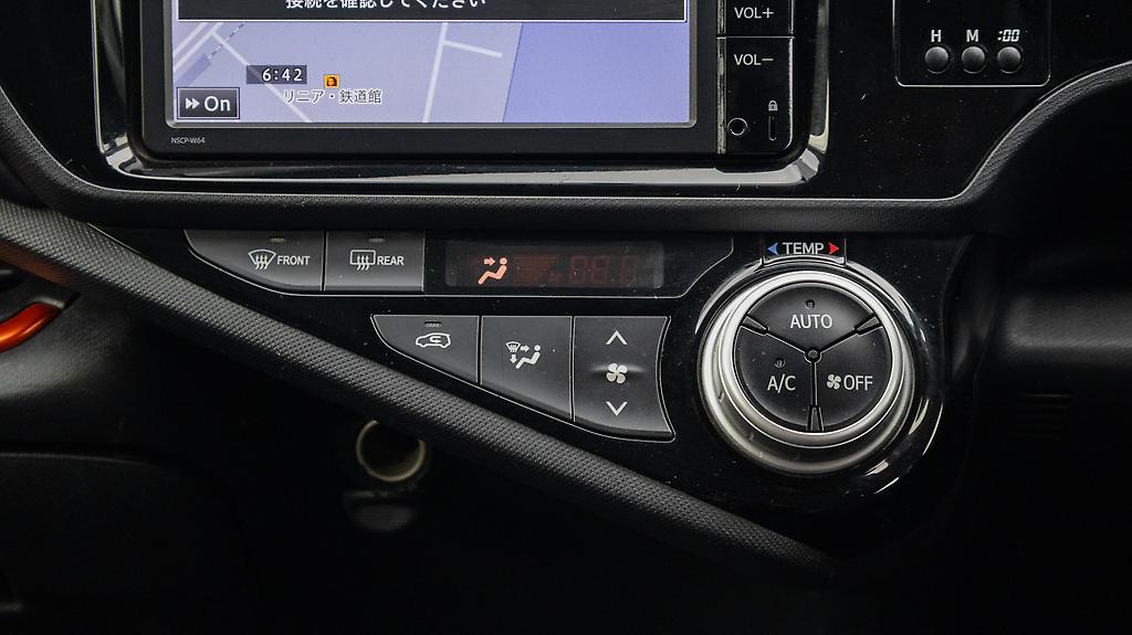 2015 Toyota Aqua X- Urban F spec image 324273