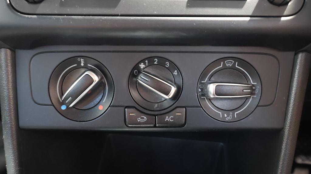 2013 Volkswagen Polo TSI Comfortline Blue Motion image 322947