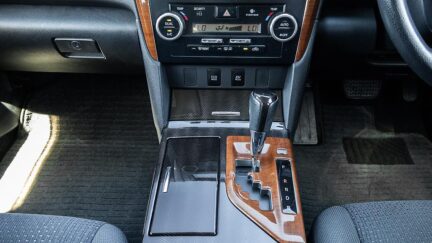 2013 Toyota Camry F hybrid , E seats, Push start image 321158