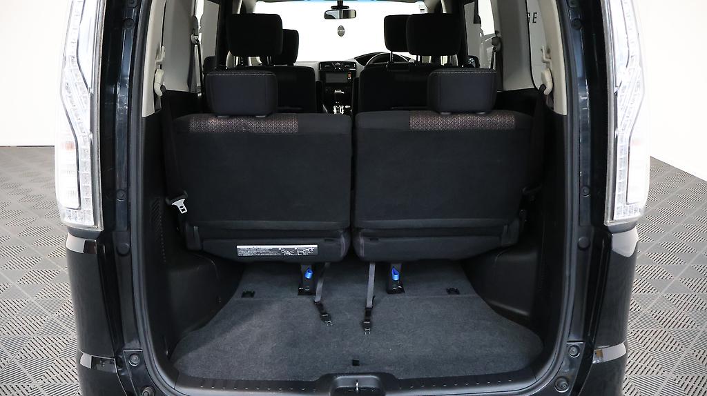 2014 Nissan Serena Highway Star S-Hybrid image 324160