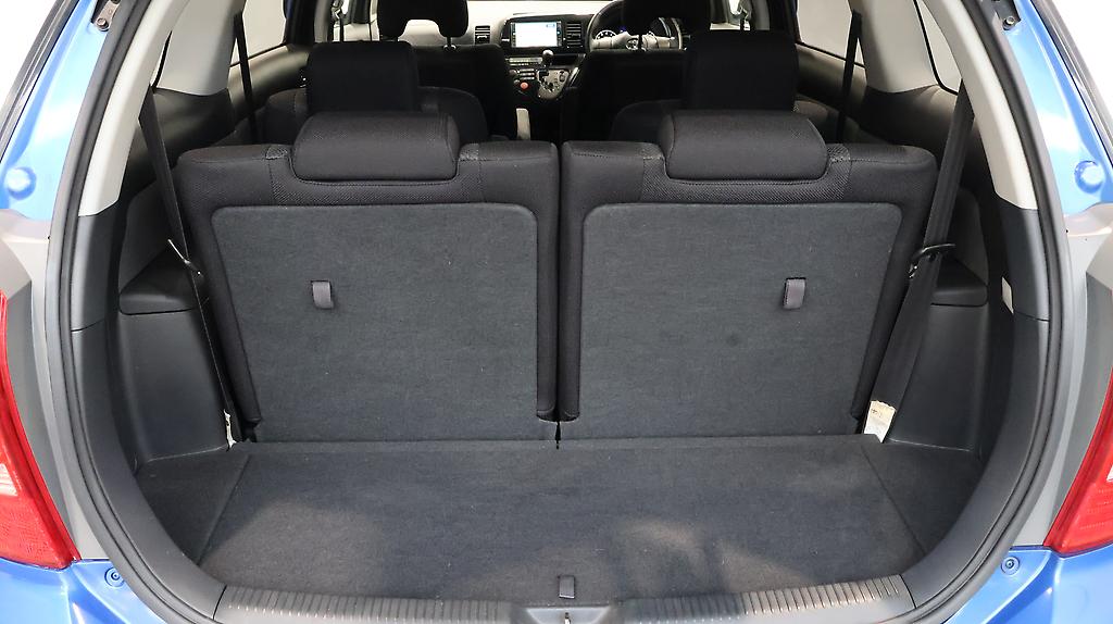 2005 Toyota Wish Reverse Camera image 326285