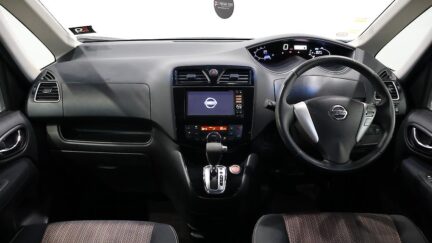 2014 Nissan Serena Highway Star S-Hybrid image 324166