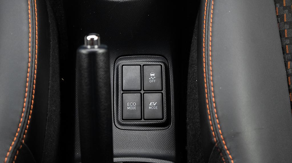 2015 Toyota Aqua X- Urban F spec image 324274