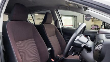 2014 Toyota Aqua G Model, Push Start, Reverse Camera, Cruise Control image 324249