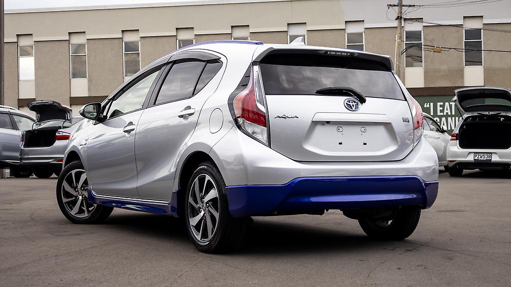 2015 Toyota Aqua X- Urban F spec image 324264