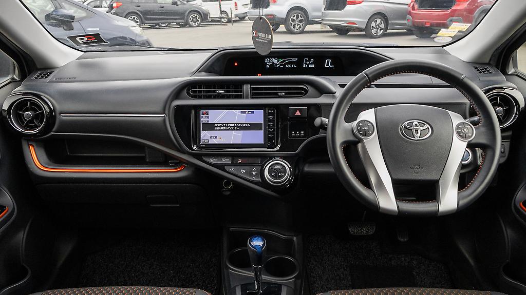 2015 Toyota Aqua X- Urban F spec image 324265