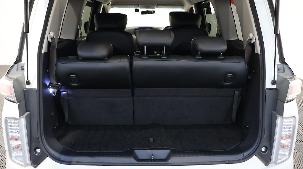 2012 Nissan Elgrand 250 Highway Star Urban Chrome image 326426