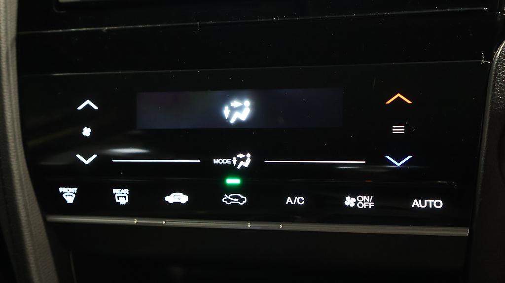 2015 Honda Shuttle Hybrid X image 323765