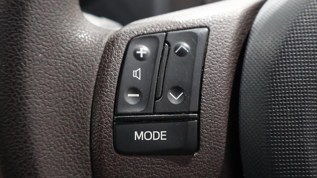 2012 Toyota Spade Alloy Wheels – Push Button Start image 326627