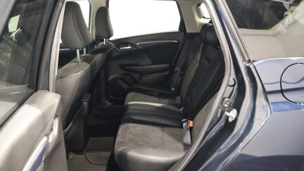 2015 Honda Shuttle Hybrid X image 323757