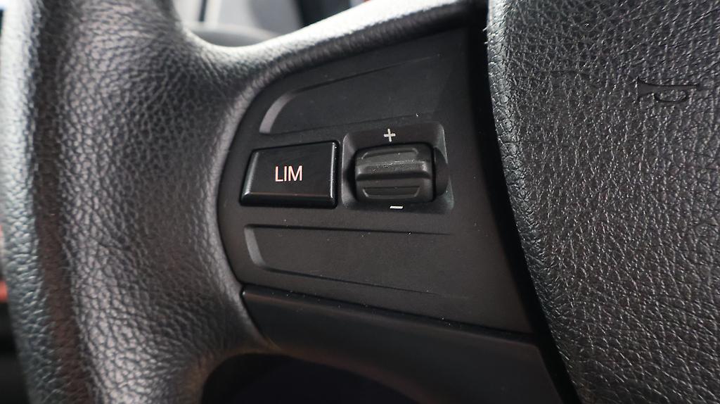 2013 Bmw 120i Sport Low KMS image 326395