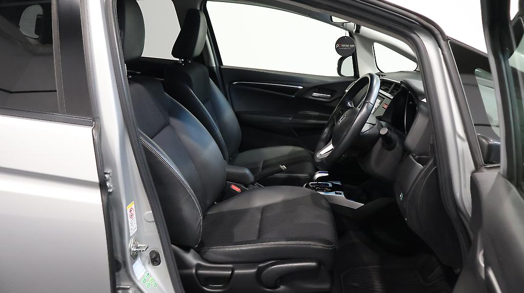 2013 Honda Fit Hybrid L Package image 323157