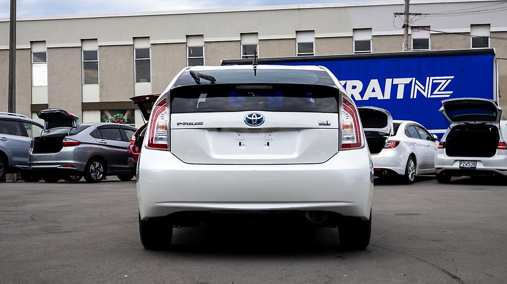 2014 Toyota Prius F spec, Hybrid, Push start image 324304