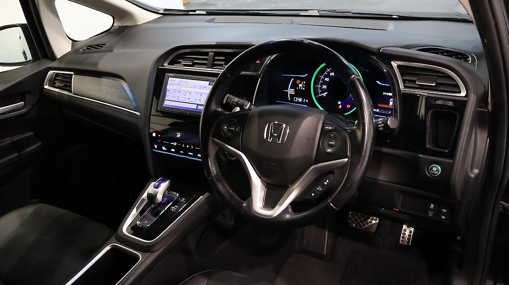 2016 Honda Shuttle Hybrid image 324532