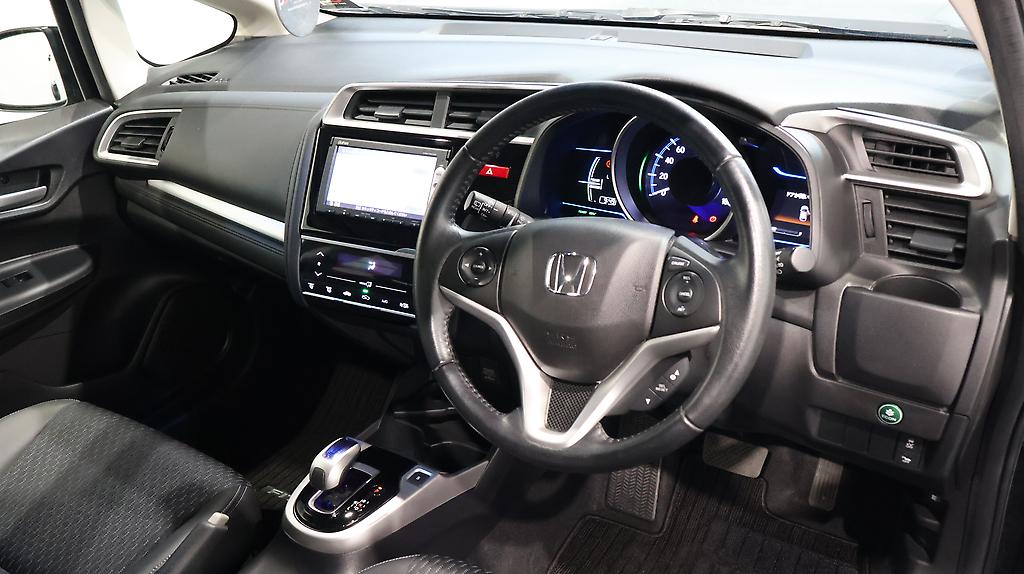 2015 Honda Fit Hybrid L-Package image 323284