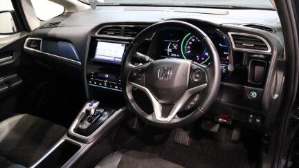 2015 Honda Shuttle Hybrid X image 323761