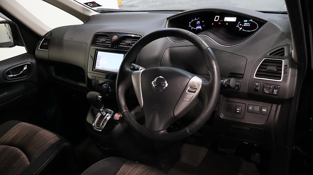 2014 Nissan Serena Highway Star S-Hybrid image 324167