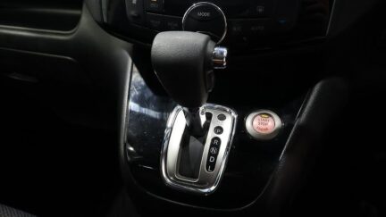 2014 Nissan Serena image 325888