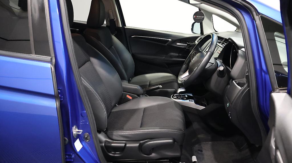 2015 Honda Fit Hybrid L-Package image 324009