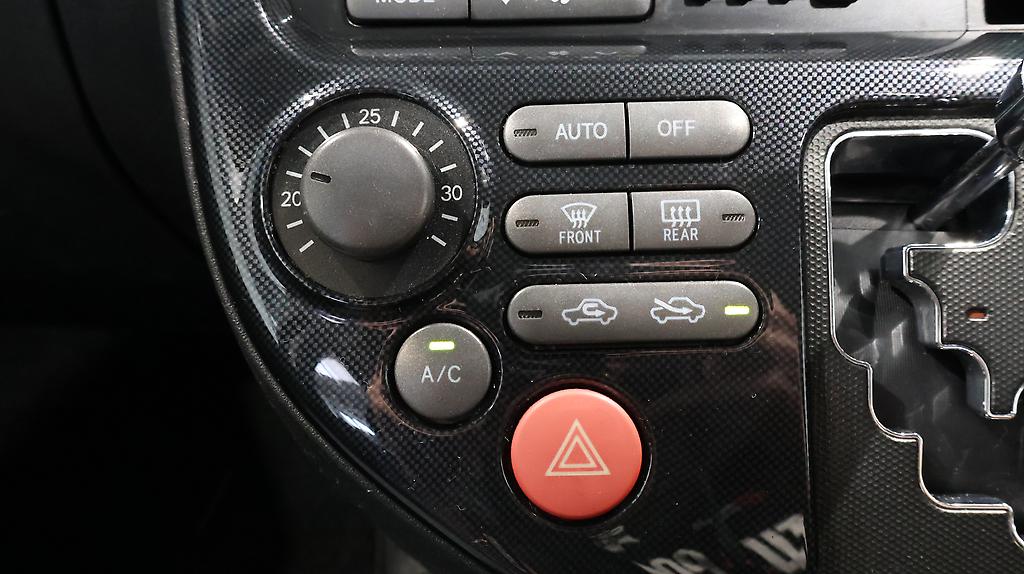 2005 Toyota Wish Reverse Camera image 326297