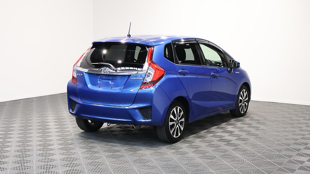 2015 Honda Fit Hybrid L-Package image 324003