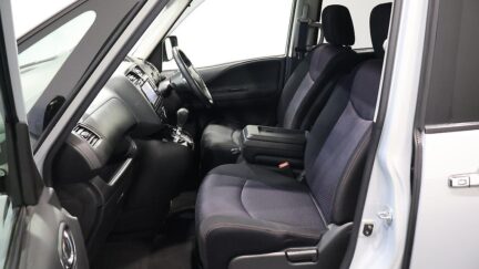 2013 Nissan Serena image 323490