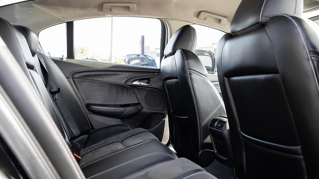 2013 Holden Commodore VF SV6 SDN AT NZ NEW Tints image 321172