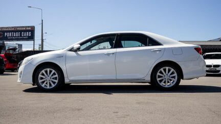 2013 Toyota Camry F hybrid , E seats, Push start image 321145