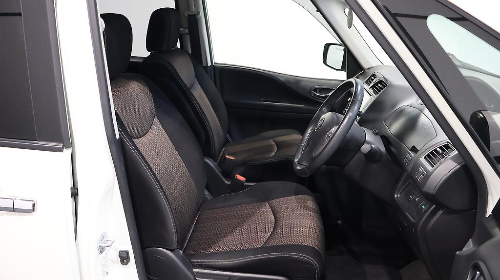 2014 Nissan Serena Highway Star S-Hybrid image 326480