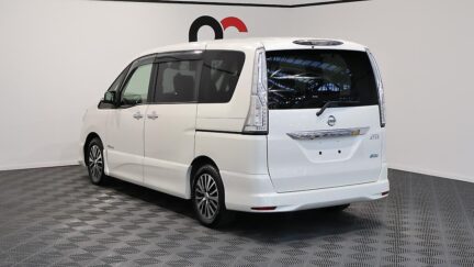 2014 Nissan Serena Highway Star S-Hybrid image 326472