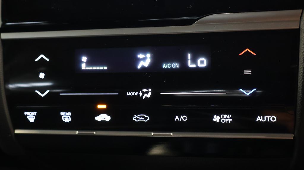 2015 Honda Fit Hybrid L-Package image 323287