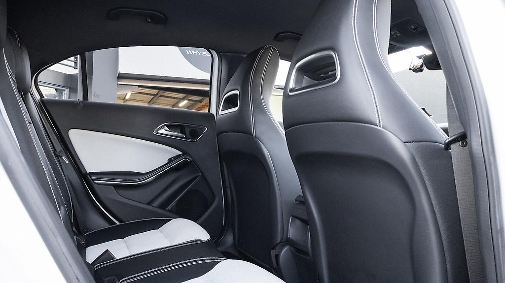 2014 Mercedes-benz A 180 Style Edition Half leather image 324669