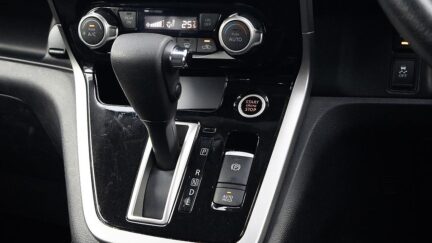 2017 Nissan Serena Hybrid Highway Star V-selection image 326851