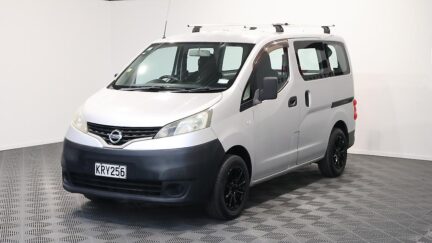 2010 Nissan Nv200 Alloy Wheels – Roof Racks image 325101
