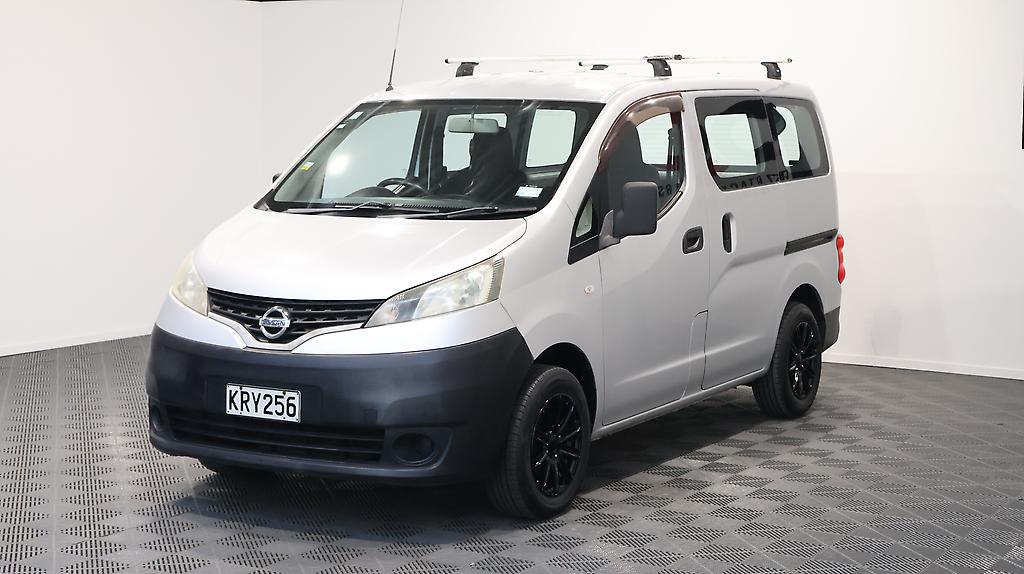 2010 Nissan Nv200 Alloy Wheels – Roof Racks image 325101