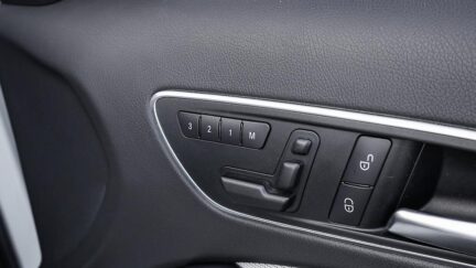 2014 Mercedes-benz A 180 Style Edition Half leather image 324674