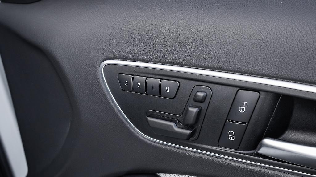 2014 Mercedes-benz A 180 Style Edition Half leather image 324674