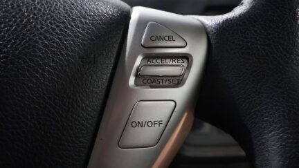 2014 Nissan Serena Highway Star S-Hybrid image 326489