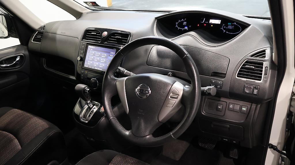 2014 Nissan Serena Highway Star S-Hybrid image 326482