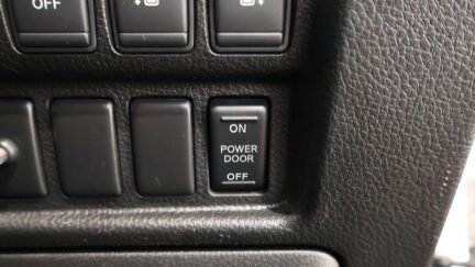 2012 Nissan Elgrand 250 Highway Star Urban Chrome image 326441