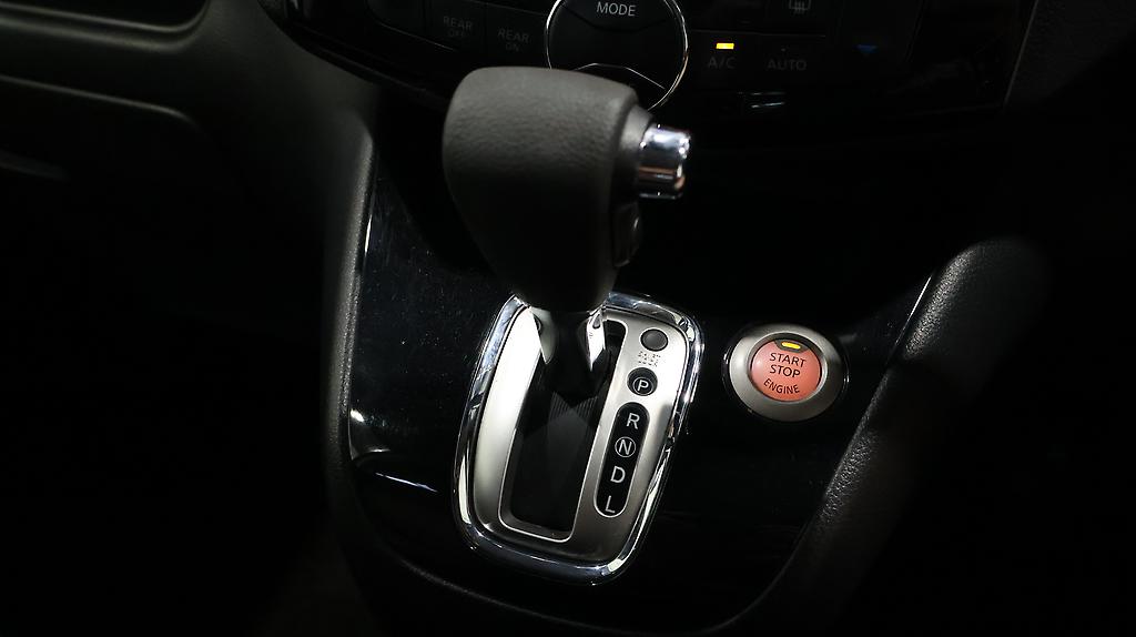 2014 Nissan Serena Highway Star S-Hybrid image 324172