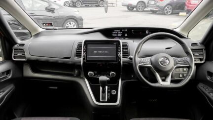 2017 Nissan Serena Highwaystar V-selection Heated seats image 326358