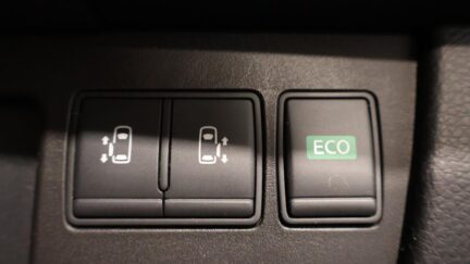 2014 Nissan Serena Highway Star S-Hybrid Advanced safety Package image 326416