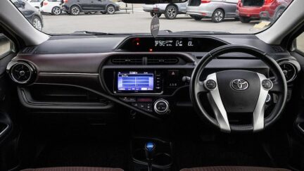 2014 Toyota Aqua G Model, Push Start, Reverse Camera, Cruise Control image 324245