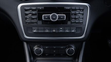 2014 Mercedes-benz A 180 Style Edition Half leather image 324673