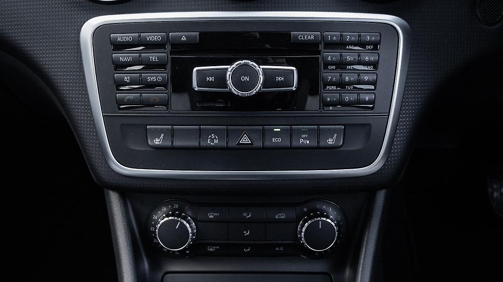 2014 Mercedes-benz A 180 Style Edition Half leather image 324673